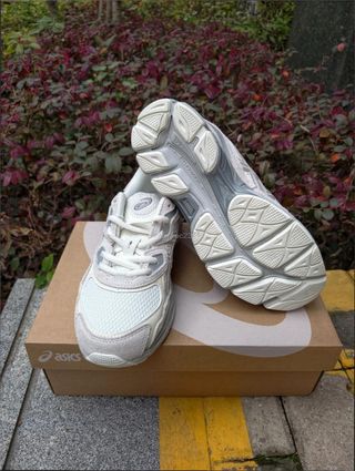 Asics Beige Talla 40