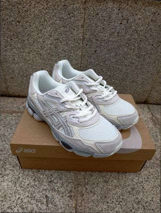 Asics Beige Talla 40