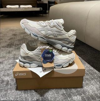 Asics Beige Talla 40