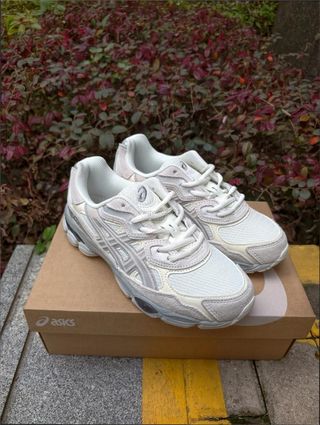 Asics Beige Talla 40