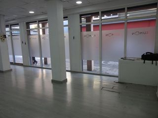 Local comercial en alquiler en Centre en Ripollet