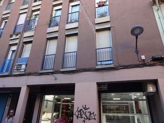 Local comercial en alquiler en Centre en Ripollet