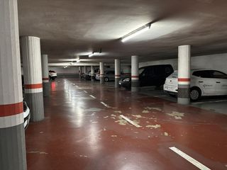 Garaje en venta en Olot