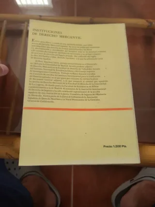 Instituciones de derecho mercantil