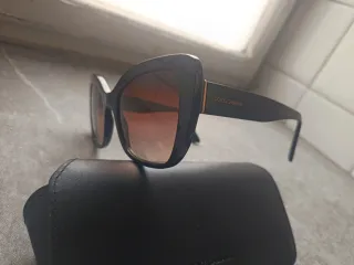 Occhiali da sole Dolce & Gabbana neri e oro