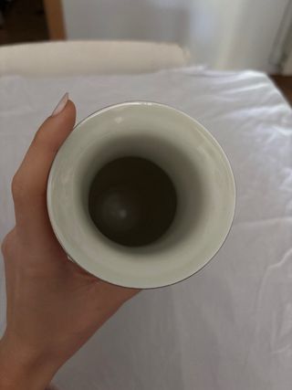 Jarrón antiguo con pájaros