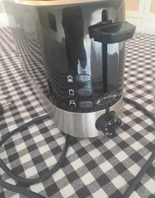 Tostador Negro y Plateado