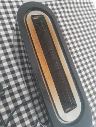 Tostador Negro y Plateado