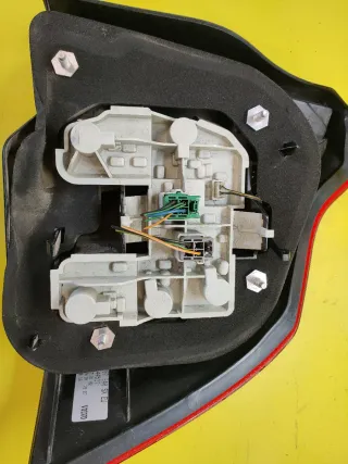 PILOTO TRASERO IZQUIERDO VOLVO S40 (LED)