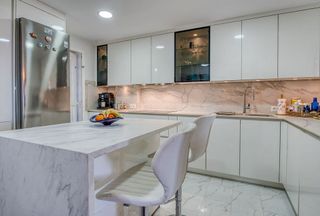 Dúplex en venta en Puerto de la Duquesa en Manilva