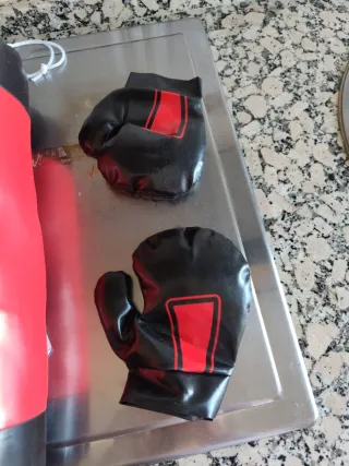 Set Boxeo Infantil Guantes y Saco