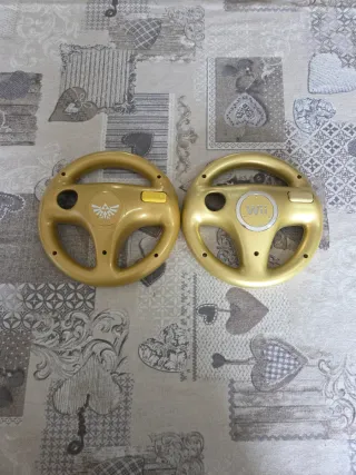 Wii Telecomando Oro Zelda e 2 Volanti