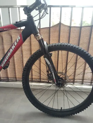 Bicicleta Mondraker Blanca y Roja
