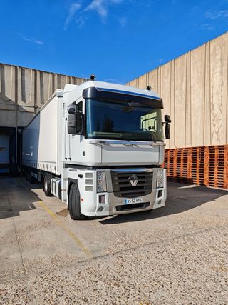 Camión Renault Magnum 480