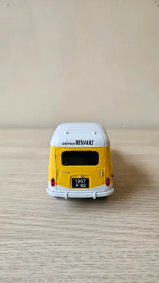 Renault 4 Furgoneta Service 1:24 cuatro latas