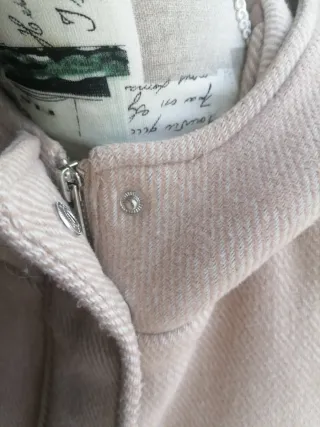 Chaqueta Lefties beige con capucha Talla M