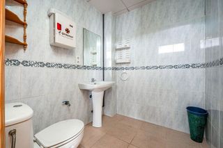 Local comercial en venta en Las Tres Cruces en Armilla