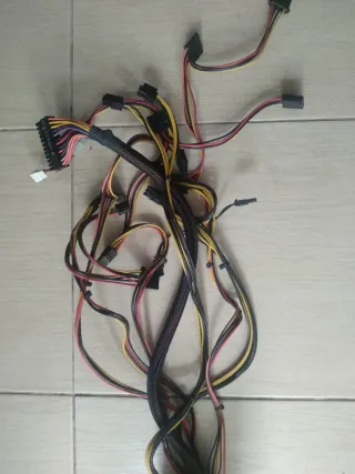fuente de alimentación vp-750 aerocool