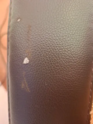 Sillón de piel marrón