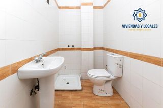 Local comercial en venta en Las Tres Cruces en Armilla