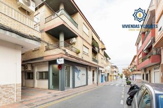 Local comercial en venta en Las Tres Cruces en Armilla
