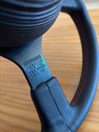 Volante Momo + Piña Land Rover Defender