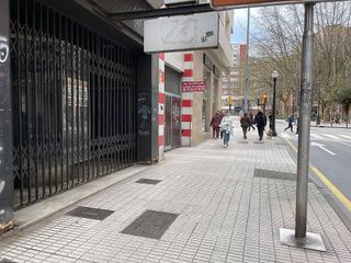 Local comercial en alquiler en Centro en Gijón