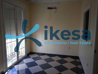 Casa adosada en venta en Puebla de la Calzada