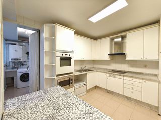 Piso en venta en Ensanche - Sar en Santiago de Compostela