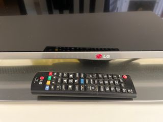 Televisor LG Smart LED 32 Plata/Negro