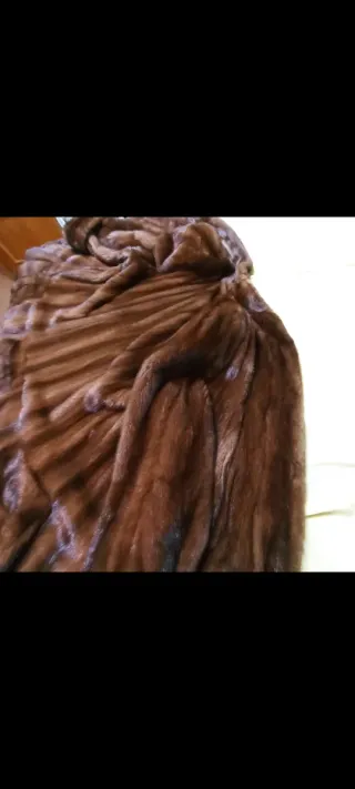 Abrigo de piel color caramelo