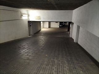 Garaje en venta en Eixample Sud – Migdia en Girona