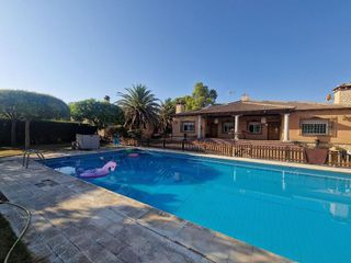 Chalet en venta en PAU 2-600 en Puertollano