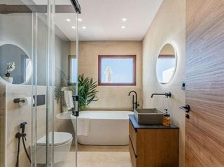 Casa adosada en venta en Benahavís