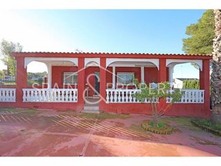 Chalet en venta en Monserrat