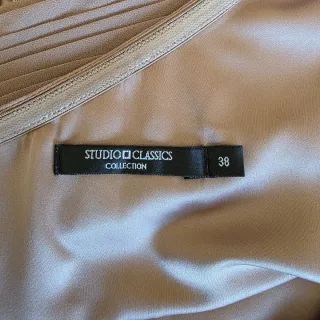 Vestido de fiesta beige y dorado