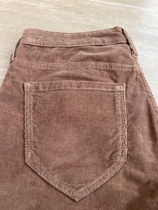Pantalón de pana Hollister acampanado