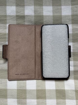 Funda iPhone 13 Ideal of Sweden Negra