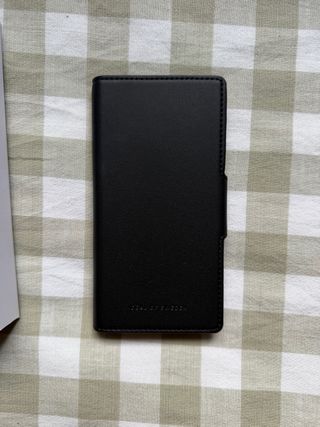 Funda iPhone 13 Ideal of Sweden Negra