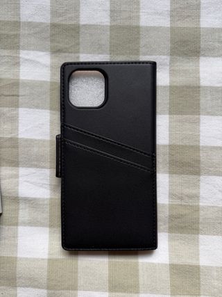 Funda iPhone 13 Ideal of Sweden Negra