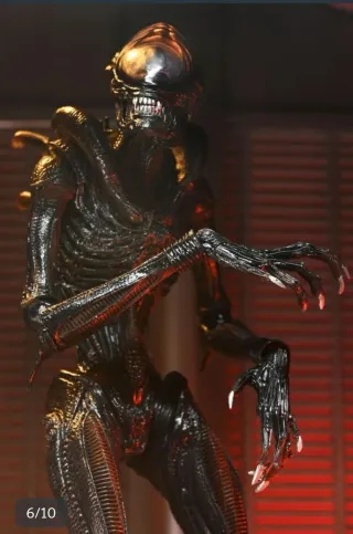 NECA Alien Romulus Scorched Xenomorfo Figura