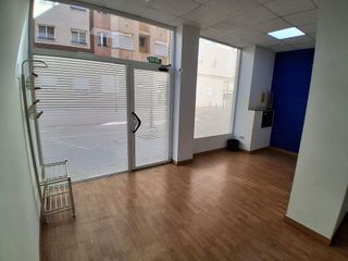 Local comercial en venta en Santa Cruz - Industria - Polígono Campollano en Albacete