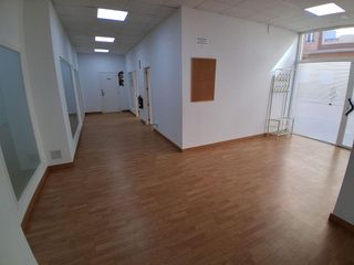 Local comercial en venta en Santa Cruz - Industria - Polígono Campollano en Albacete