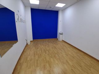 Local comercial en venta en Santa Cruz - Industria - Polígono Campollano en Albacete