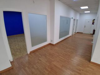 Local comercial en venta en Santa Cruz - Industria - Polígono Campollano en Albacete