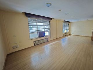 Local comercial en venta en Campo San Francisco - Plaza de América en Oviedo