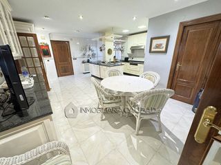 Piso en venta en Plaza España - Villa Pilar - Reyes Católicos - Vadillos en Burgos