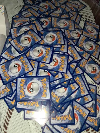 Lote de 350 cartas infrecuentes Pokemon