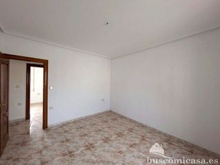 Piso en venta en Linares