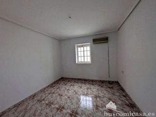 Piso en venta en Linares